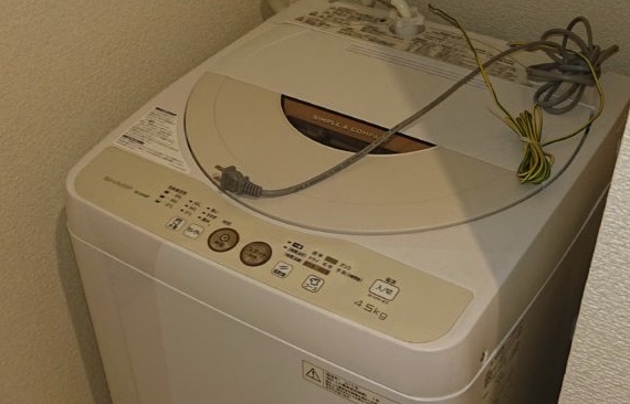 洗濯排水からの悪臭とコバエ発生の改善|トラップ洗浄と排水ホース再施工で解決!【福岡市博多区の事例】