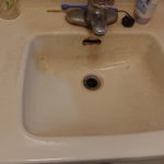 洗面台の蛇口から水漏れ！洗面台を新しく交換して即解決！